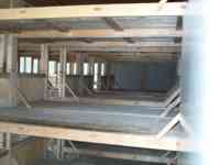 Adjacent bunks without partitions